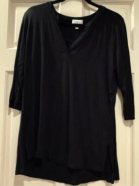Kinross Black V-Neck top